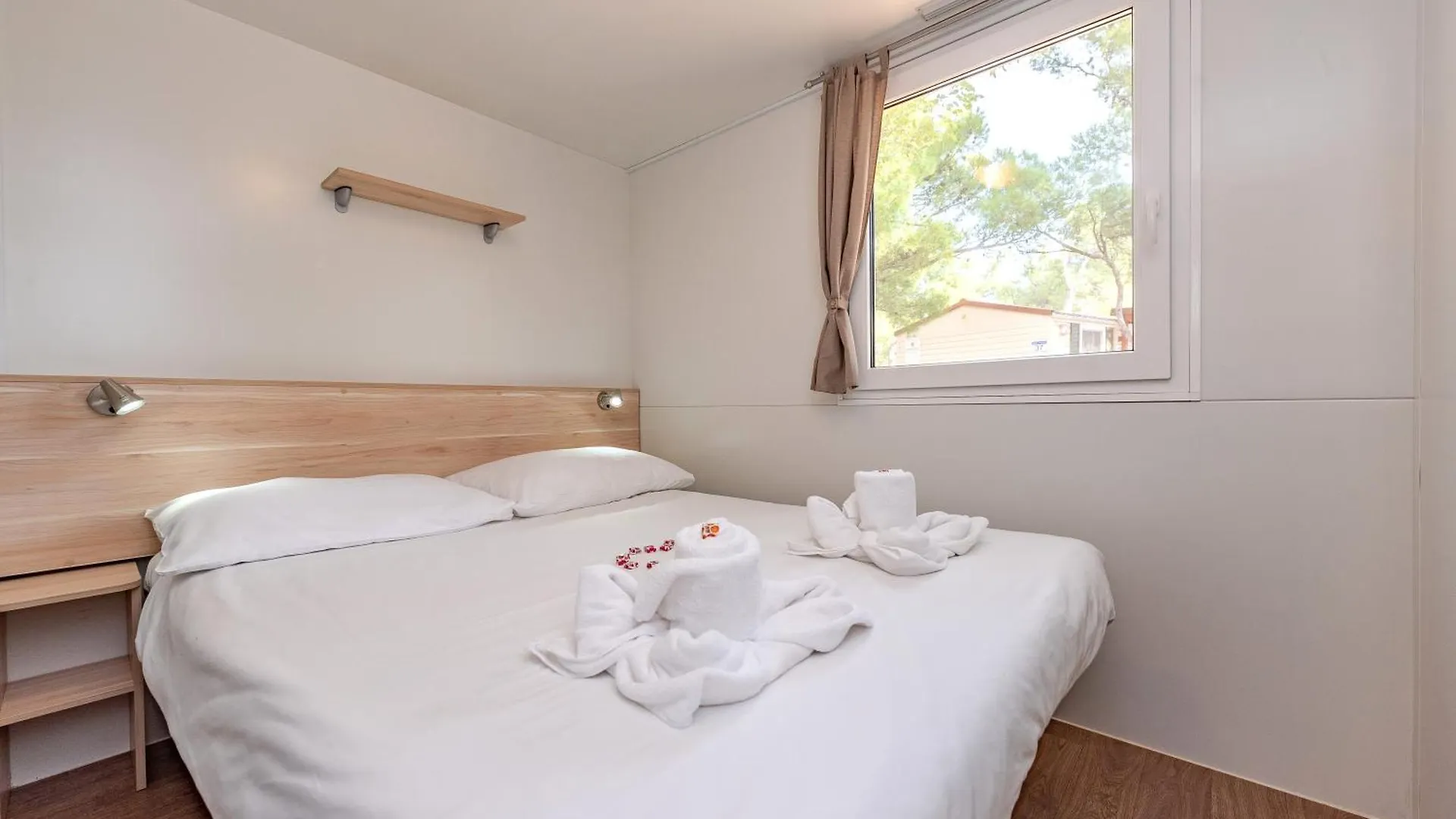 **** Ferienpark Camping Paklenica Starigrad Paklenica Kroatien
